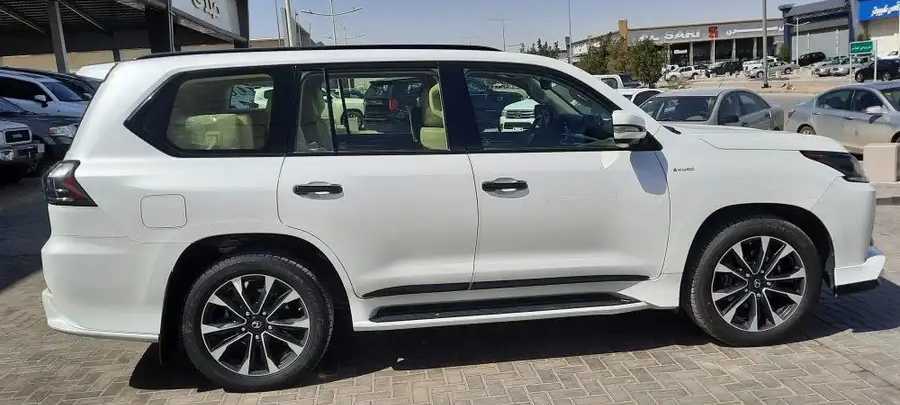 لكزس 2021 بلاك إيدشن بريمي