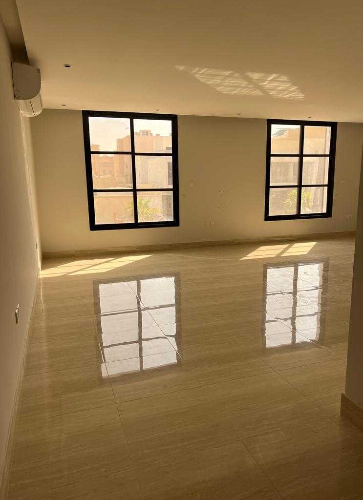 شقه للايجار السنوي حي الماجديه