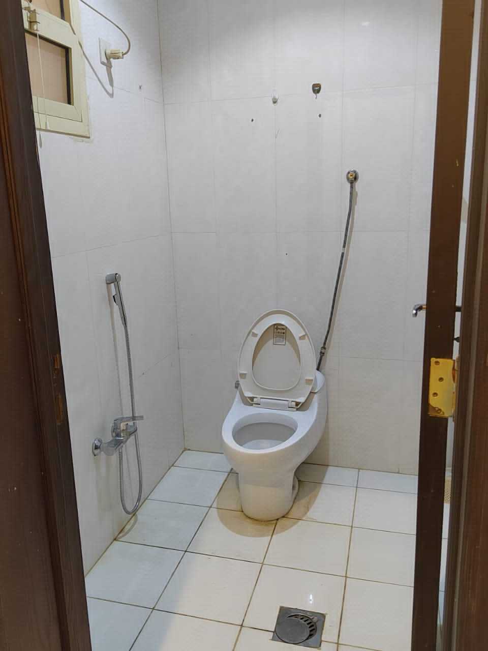 شقه للإيجار حي الياسمين ثلاث.غرف صاله مطيخ حمامين السعر 24 الف سنوي نسعى دائمآ لمساعدتكم