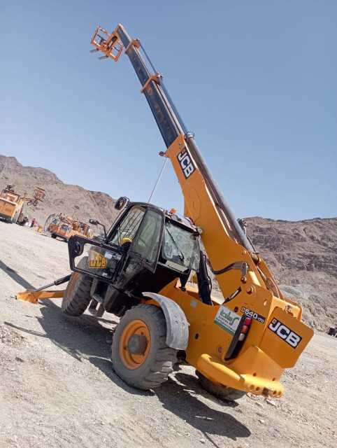 رافعات شوكية ومعدات ثقيله للايجار