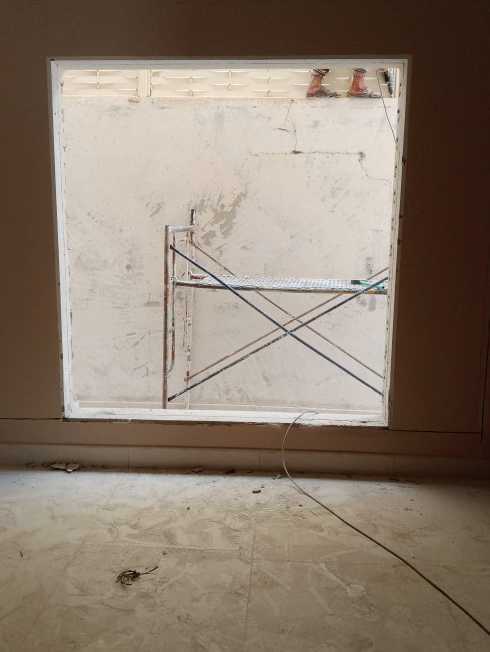 اخريم الخرسانة وقص الأبواب وفتحات الكور تكسير جدران 0550320784