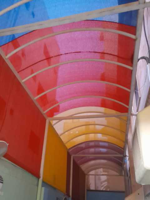 مظلات وسواتر وهناجر ومستودعات