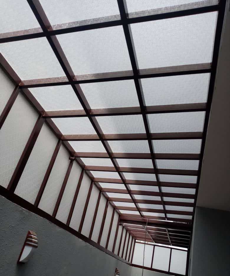 مظلات وسواتر وهناجر ومستودعات