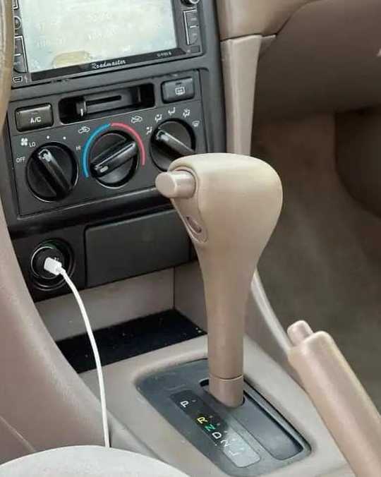 تويوتا كورولا موديل 2006