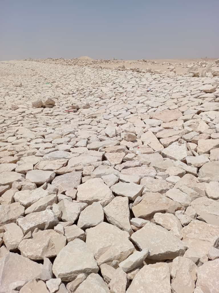 معلم رص حجر بنا قوائم