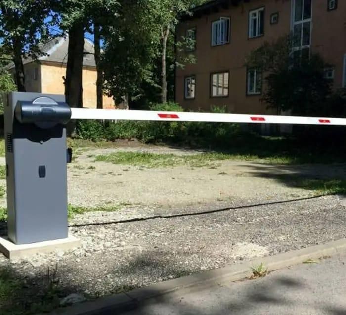 بوابات دخول وخروج السيارات