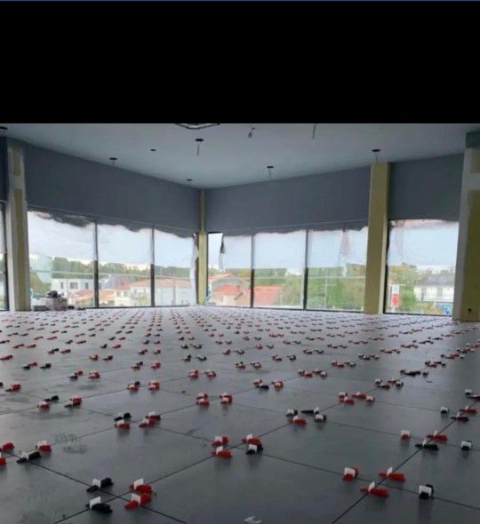 معلم بلااط تركيب جميع البلاط والمقاسات والبورسلان ورخام خبرة يزيد عن ٢٠ سنة مجال تركيب اسعار مناسبة في جدة تواصل. رقم وتس 0546453522