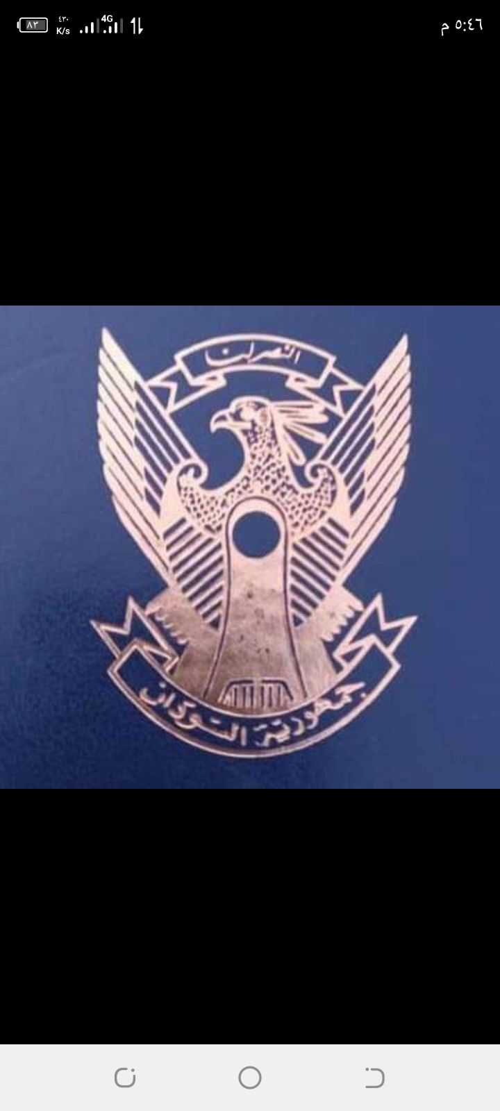 عامل سوداني متفرغ للعمل مثل