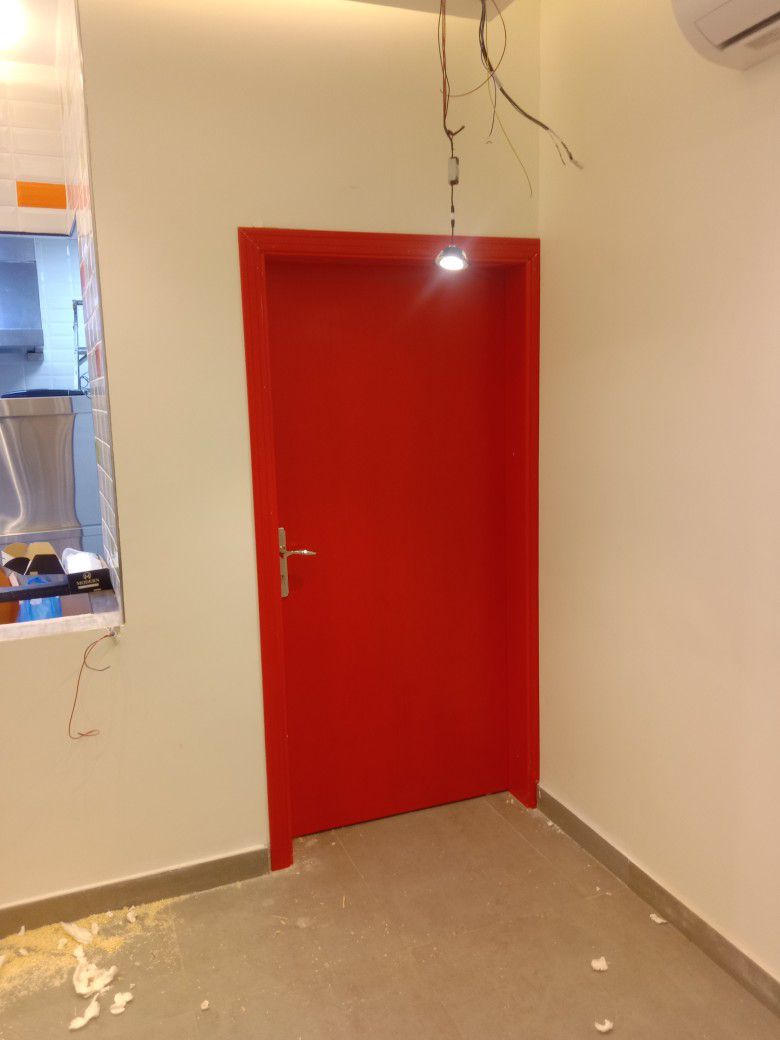 تصنيع وتركيب ودهان الابواب الخشبية وصيانتها وفك وتركيب غرف النوم والمطابخ والدواليب