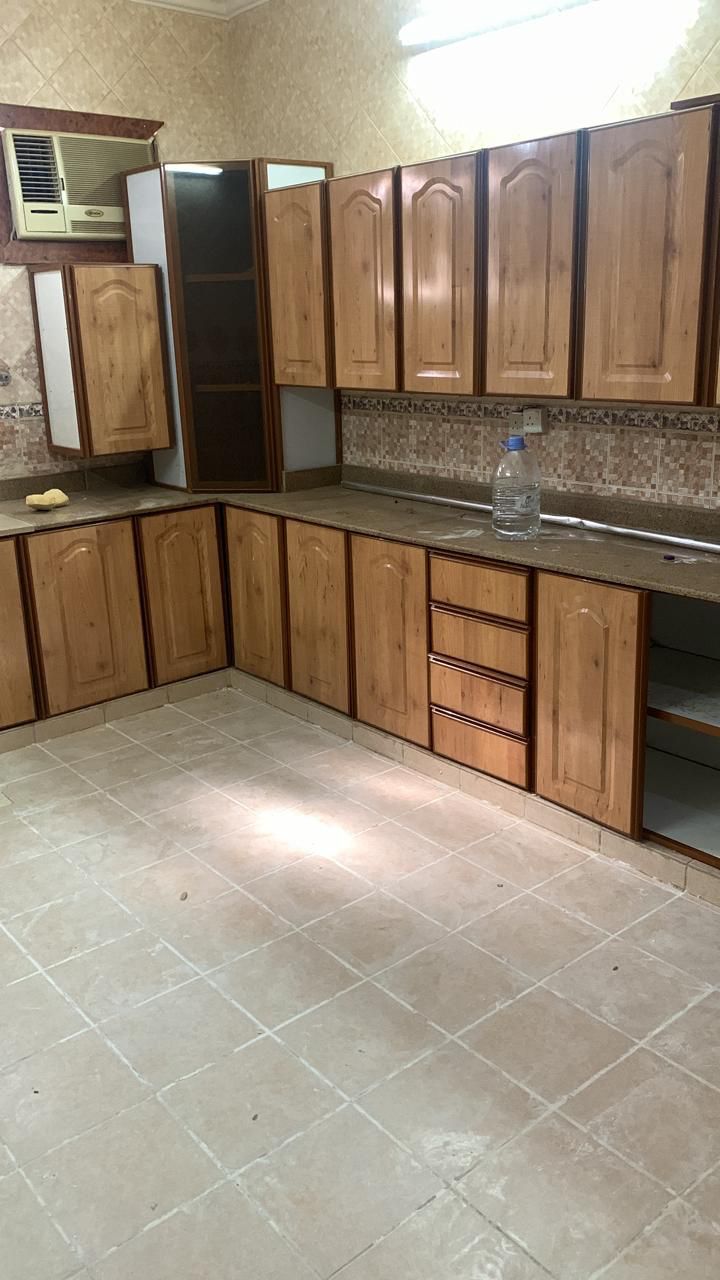 شركه شراء الاثاث المستعمل بالرياض حي العليا 0500352653