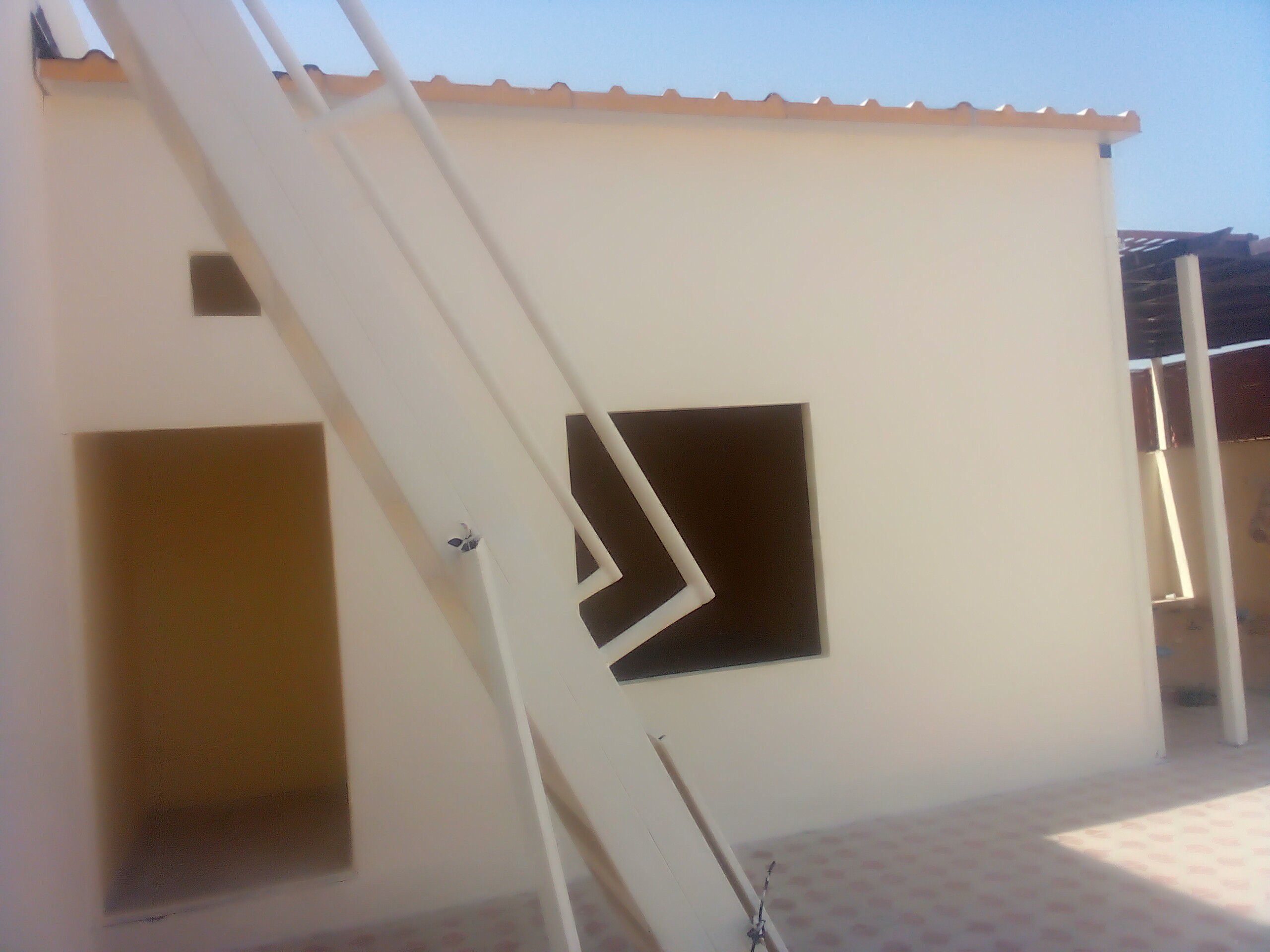 سواتر لكسان تركيب غرف سندوتش بنل وجميع اعمال الحداده جده