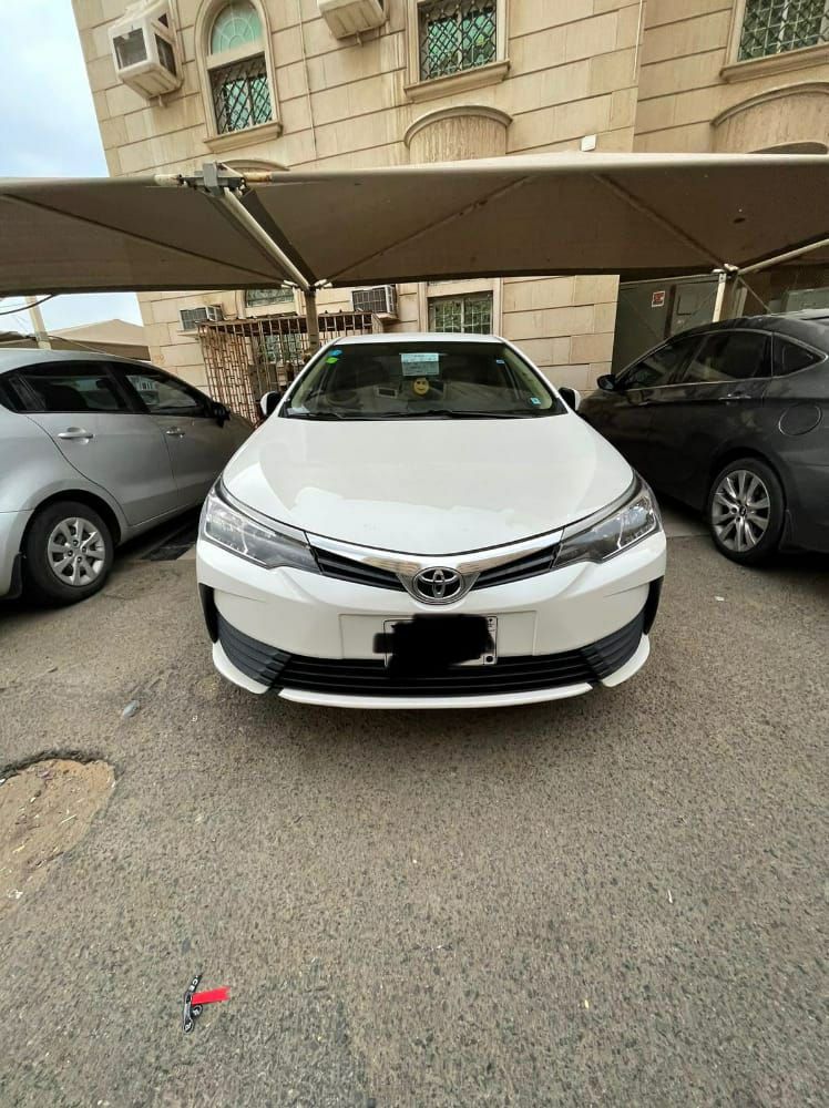 سياره تويوتا كوريلا للبيع