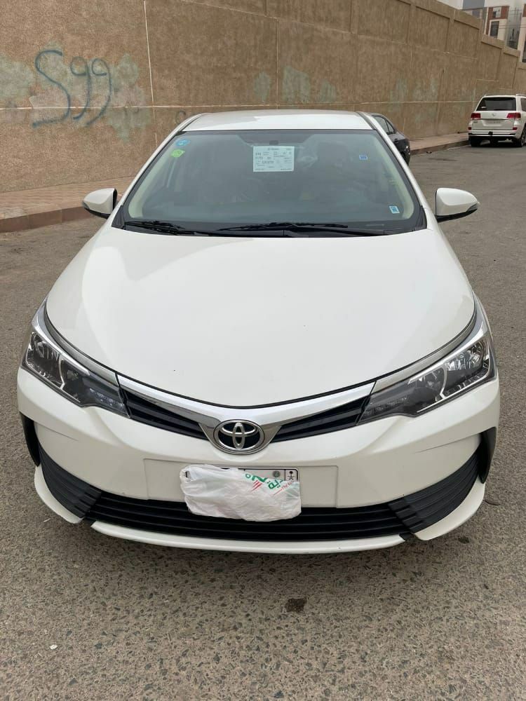 سياره تويوتا كوريلا للبيع