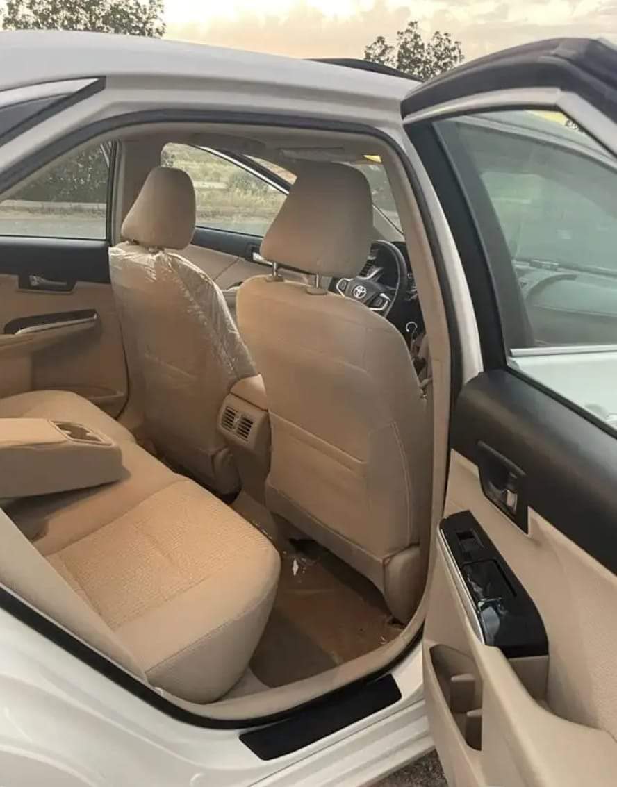 تويوتا كامري 2014 للبيع