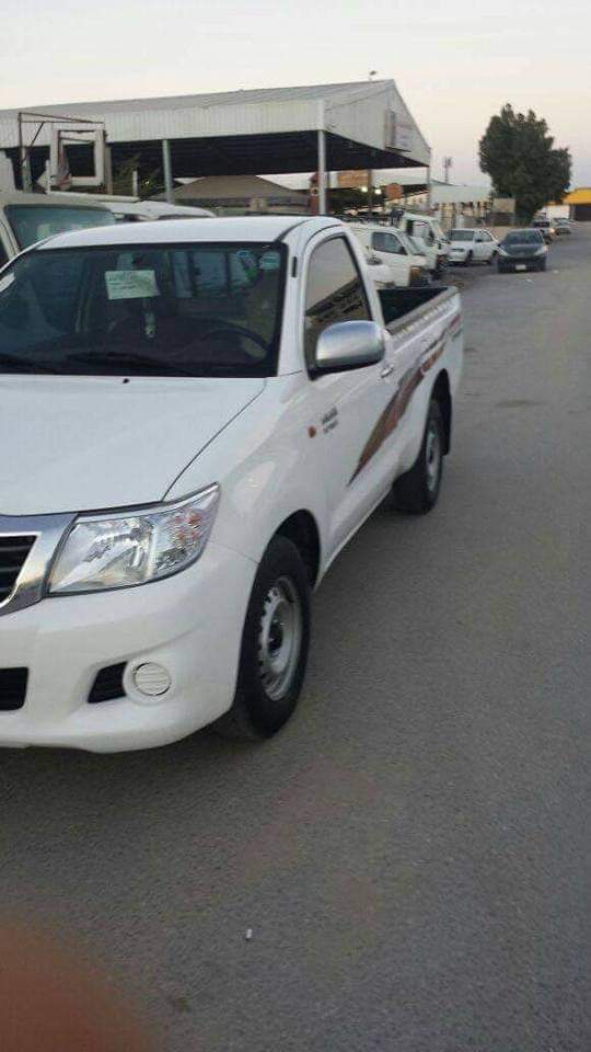 تويوتا هايلكس 2012 للبيع