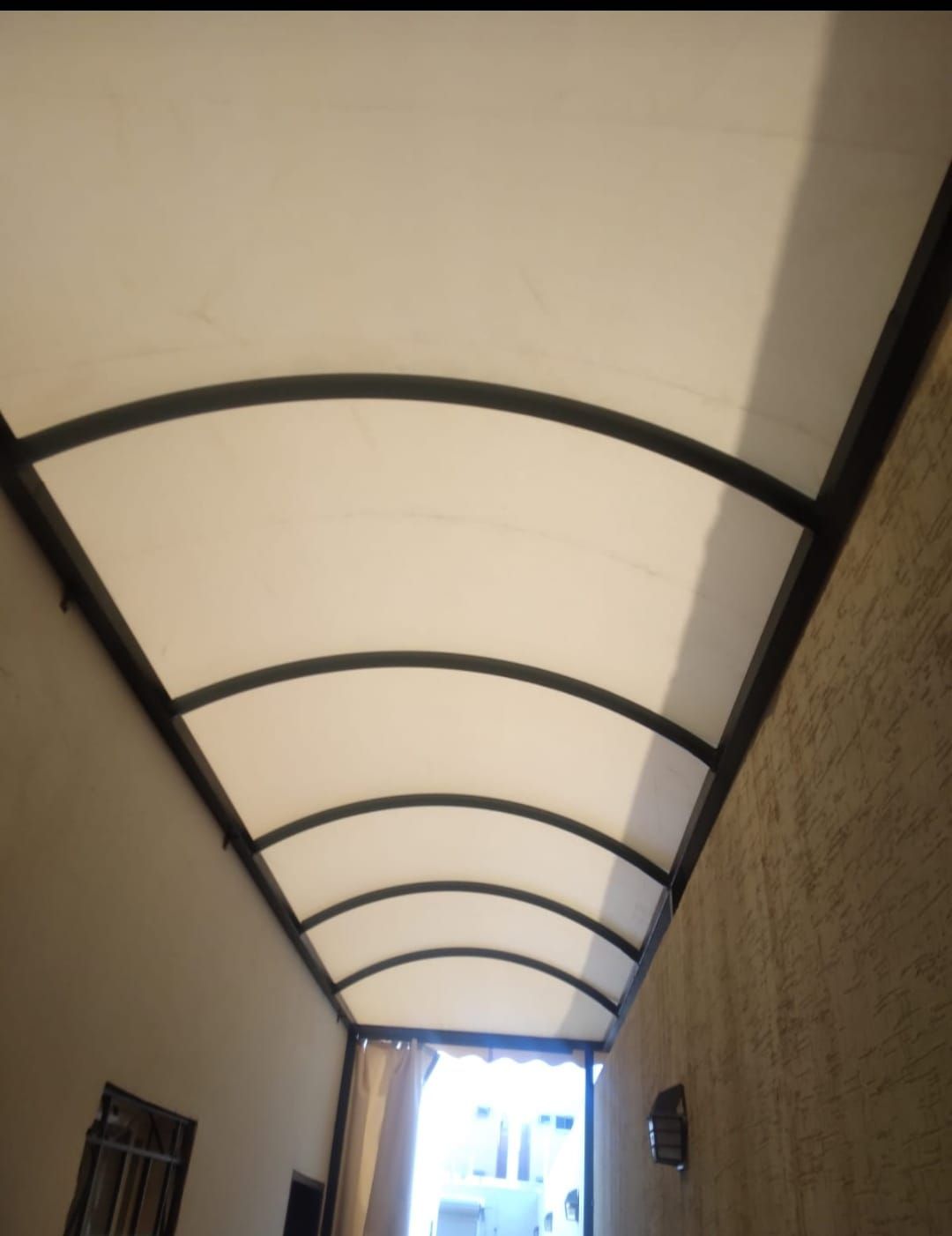 تخفيضات مظلات وسواتر الاحساء