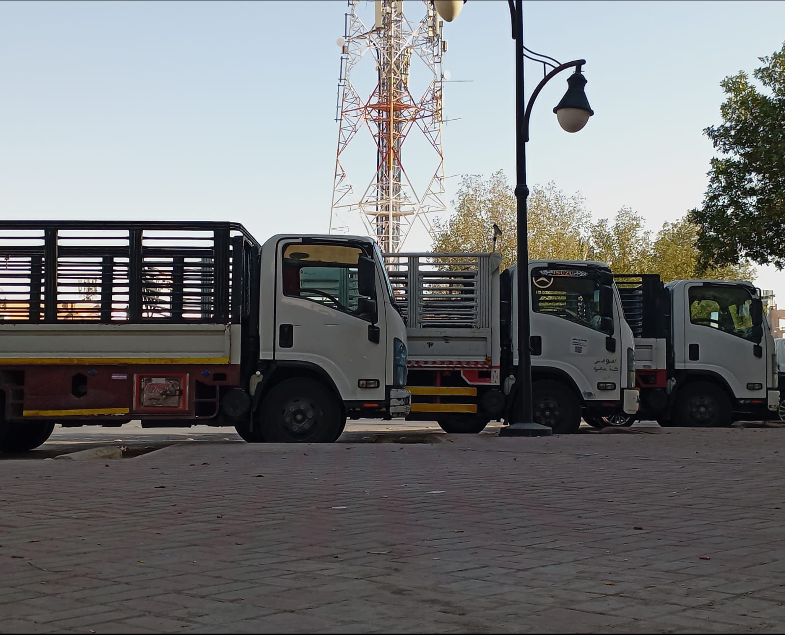 نقل اثاث مع الفك والتركيب داخل وخارج الرياض