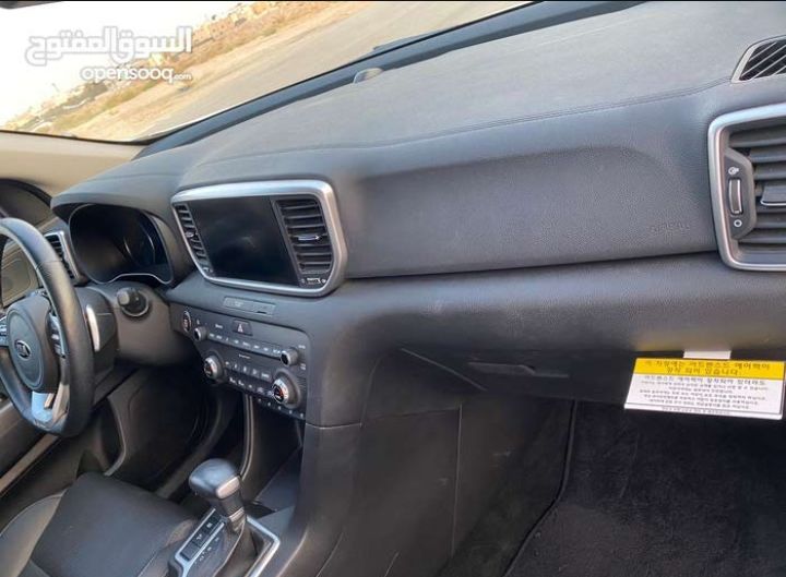 السلام عليكم ورحمة الله : النوع كيا : مستعمل : الفئة سبورتاج : سنة الصنع 2019 : مواصفات خليجية : القير اوتوماتيك : نوع الوقود ديزل : مكيف : زجاج كهربائي : كراسي مدفأة : فرامل ABS : مقاعد مبردة : مثبة سرعه : الممشه 109.999 : السعر55الف﷼ كاش : تواصل:0592531064