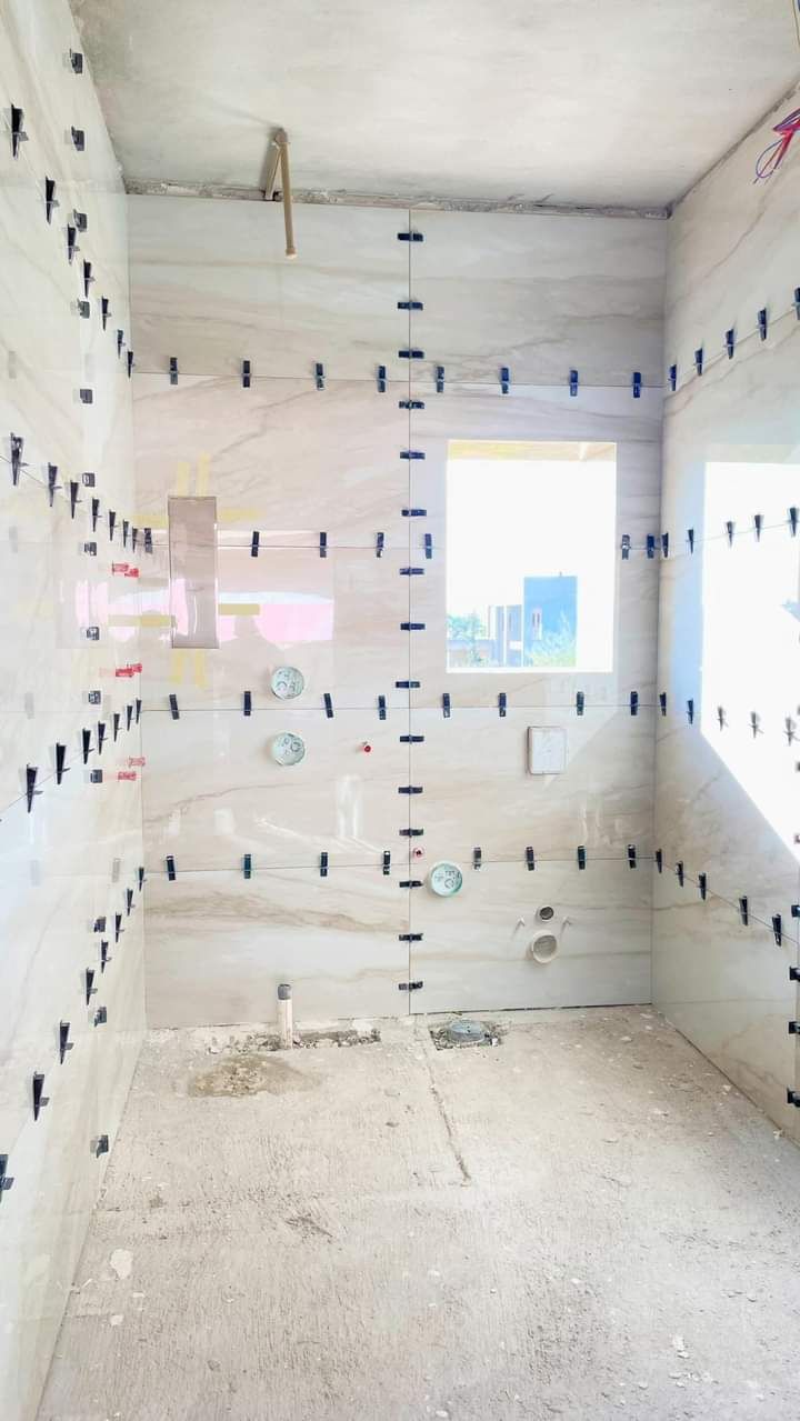 معلم بلاط ورخام وبورسلين 0564815068