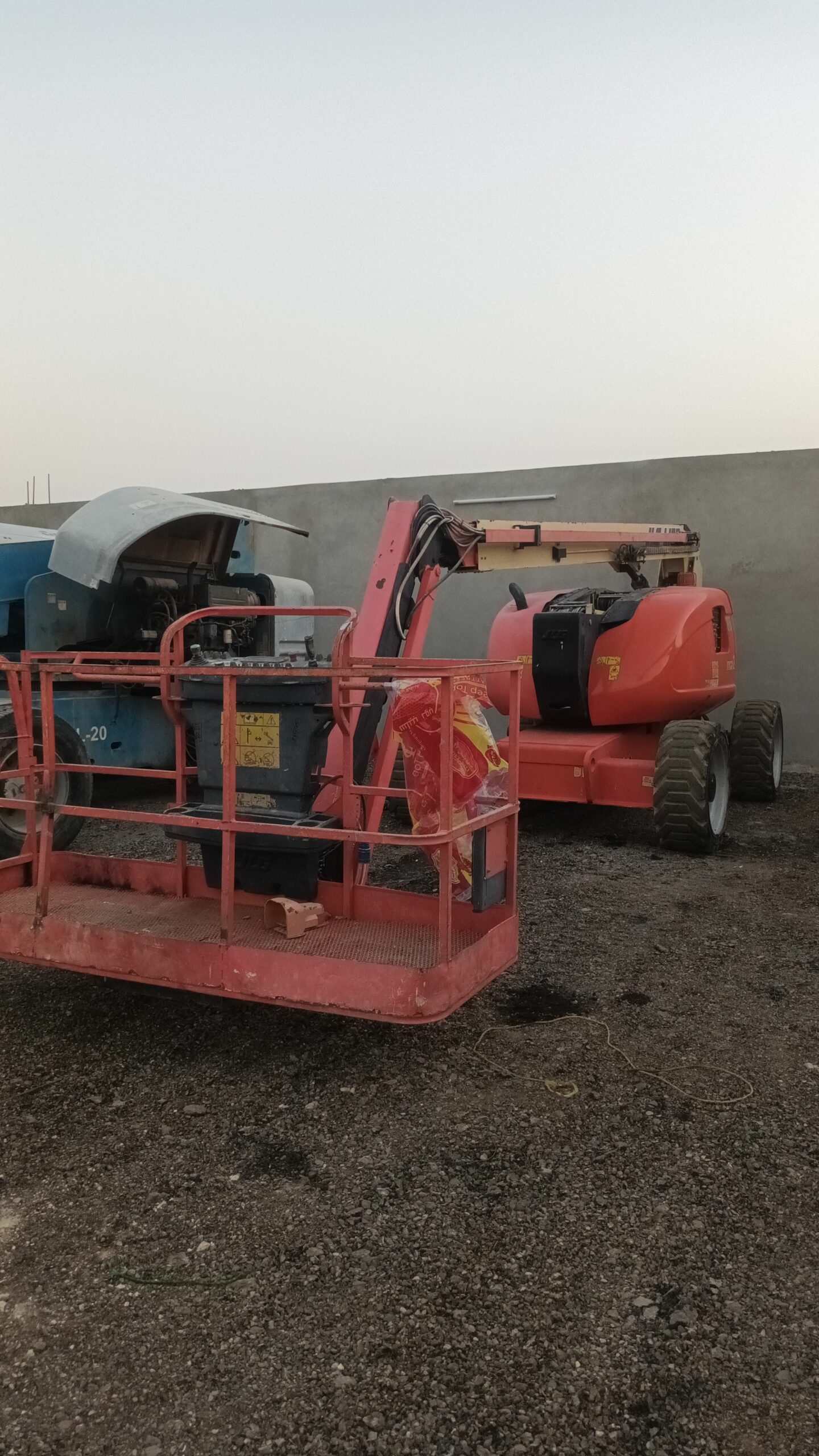 #رافعات_شوكية_كل_الاطنان #سيزر_لفت #مان_لفت #كرين #جي_سي_بي#للايجار_في