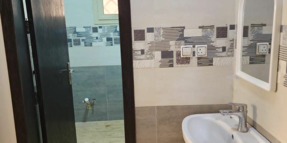 للايجار شقه// الرياض\ //حي ظهرة لبن \