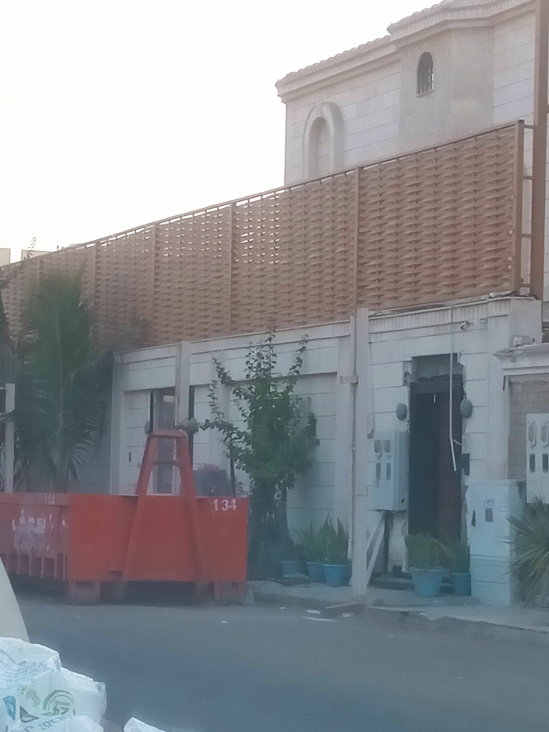 مظلات و سواتر وهناجر وجلسات