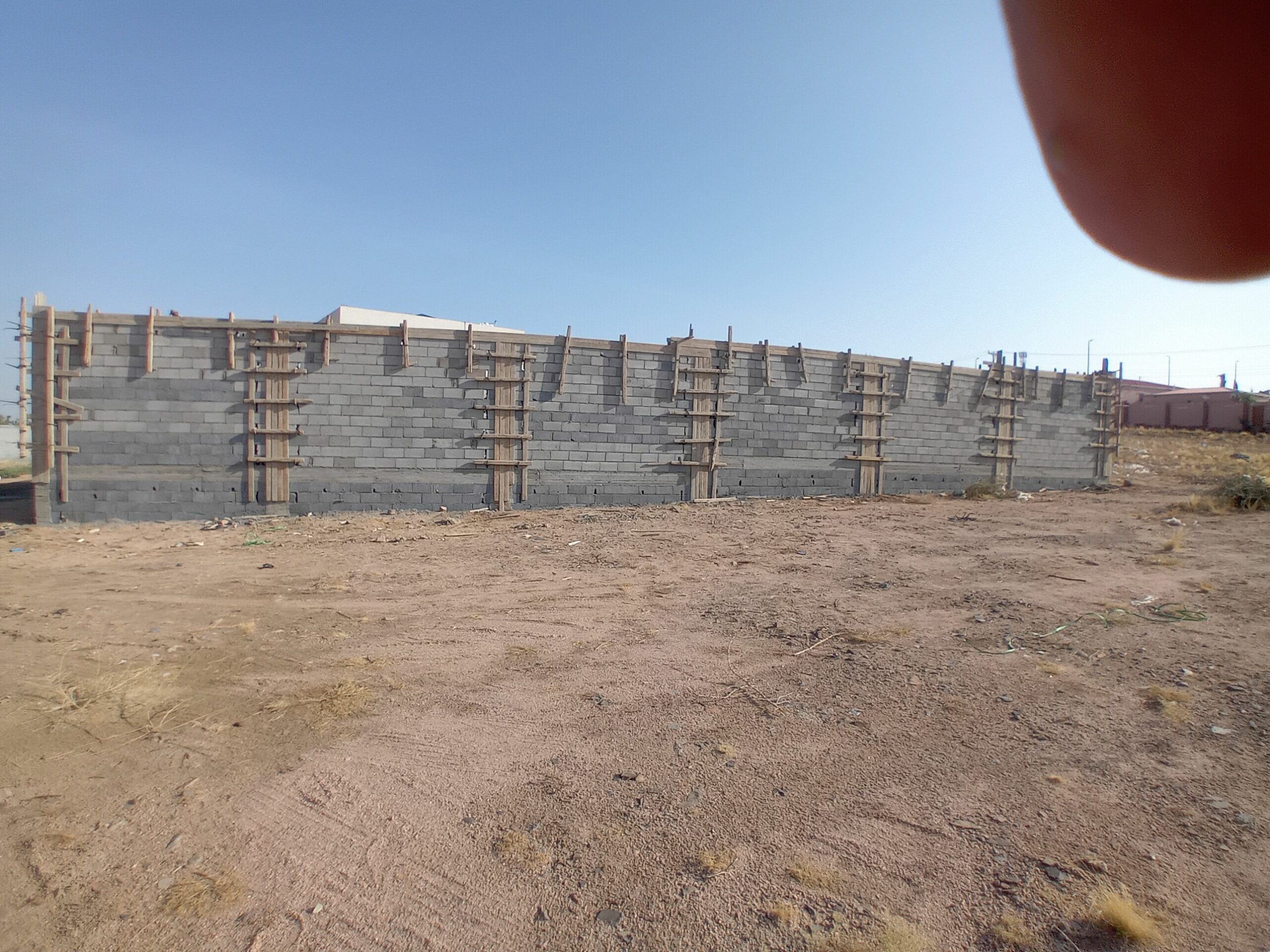 مقاول عام عمايرعضم ومعماري مسابح وخزانات مدور بيارات احواش مسلح وشعبي جسور كرانيش بوابات