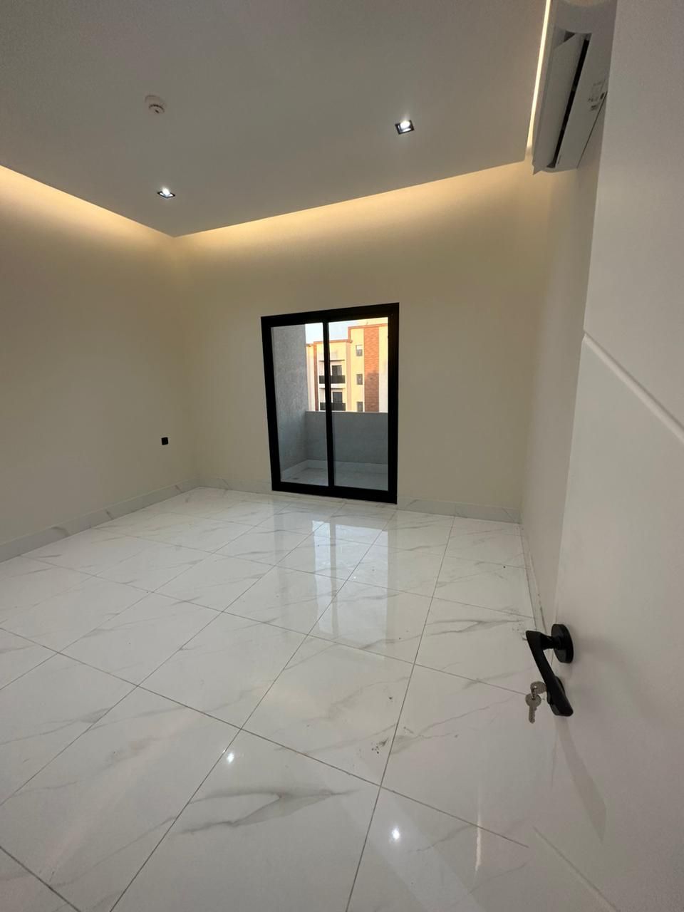 شقه فخمه للايجار الخبر حي الحمرا