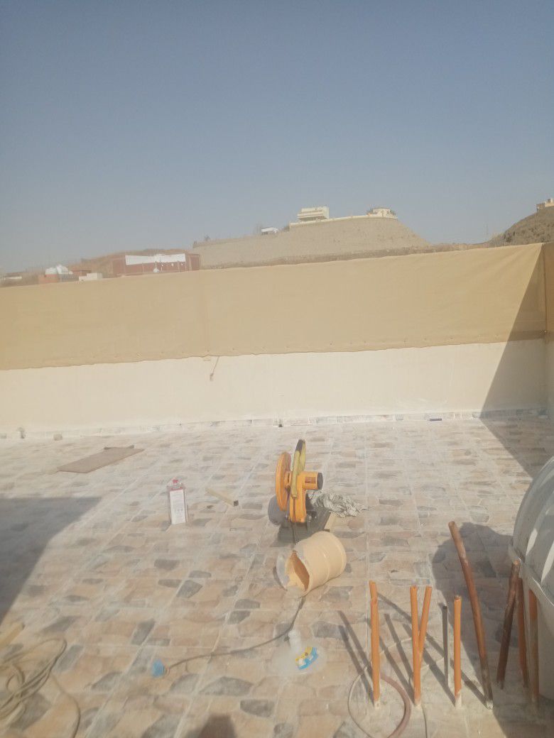 سواتر ومظلات وهناجر