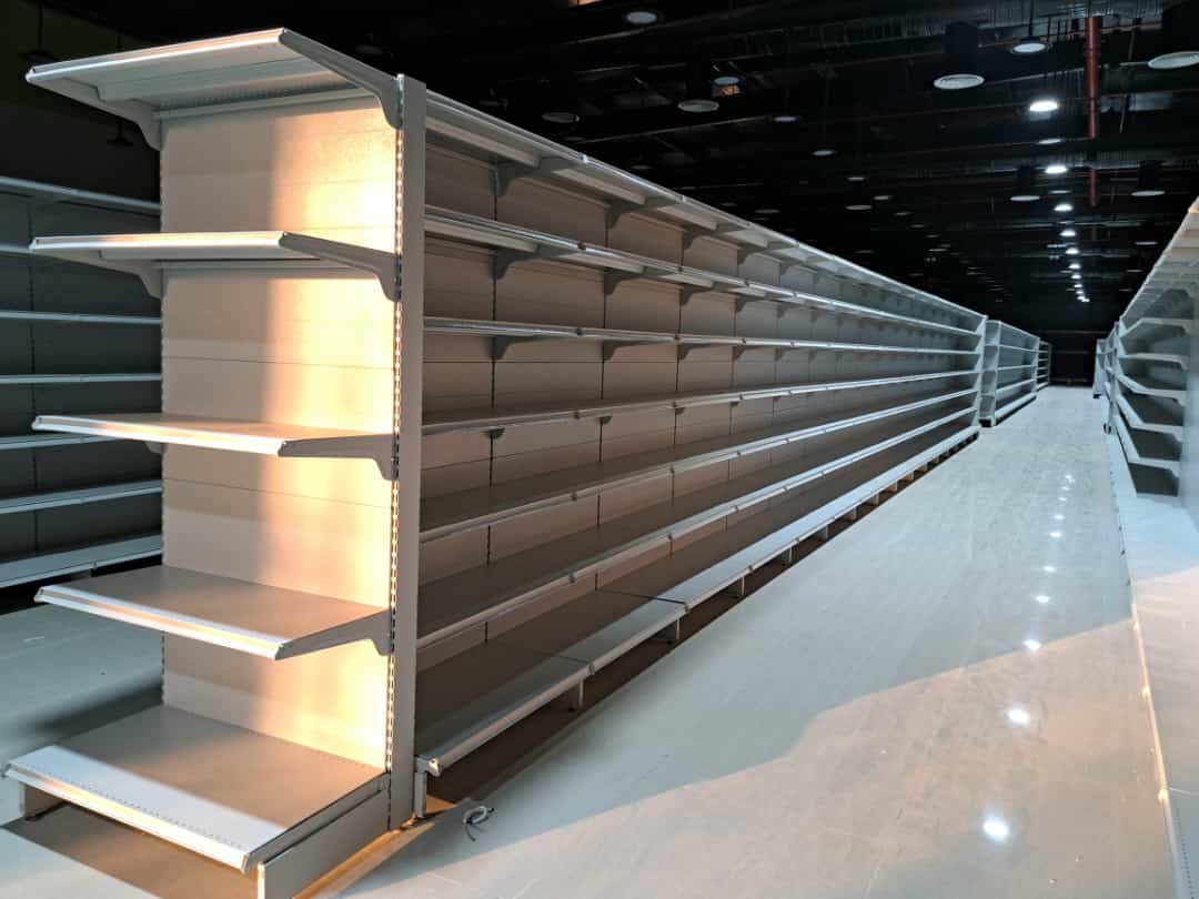 رفوف نضيفه مستعمله وجديده فك وتركيب جميع انواع التخزين. مستودعات