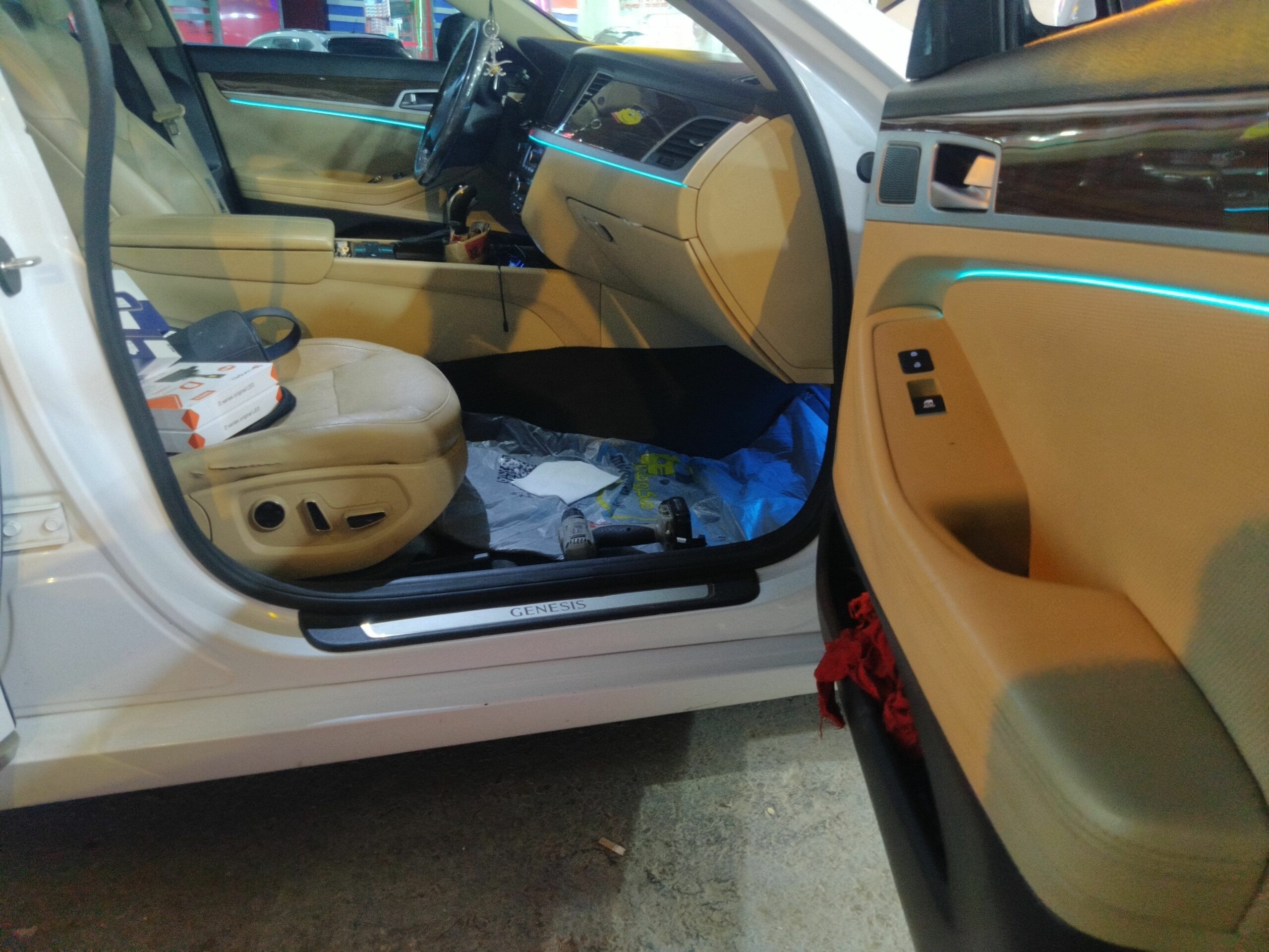 انَوَارَ دِاٌخلُيَُه لُجْمٌيَْع الُسِيَارَاتْ