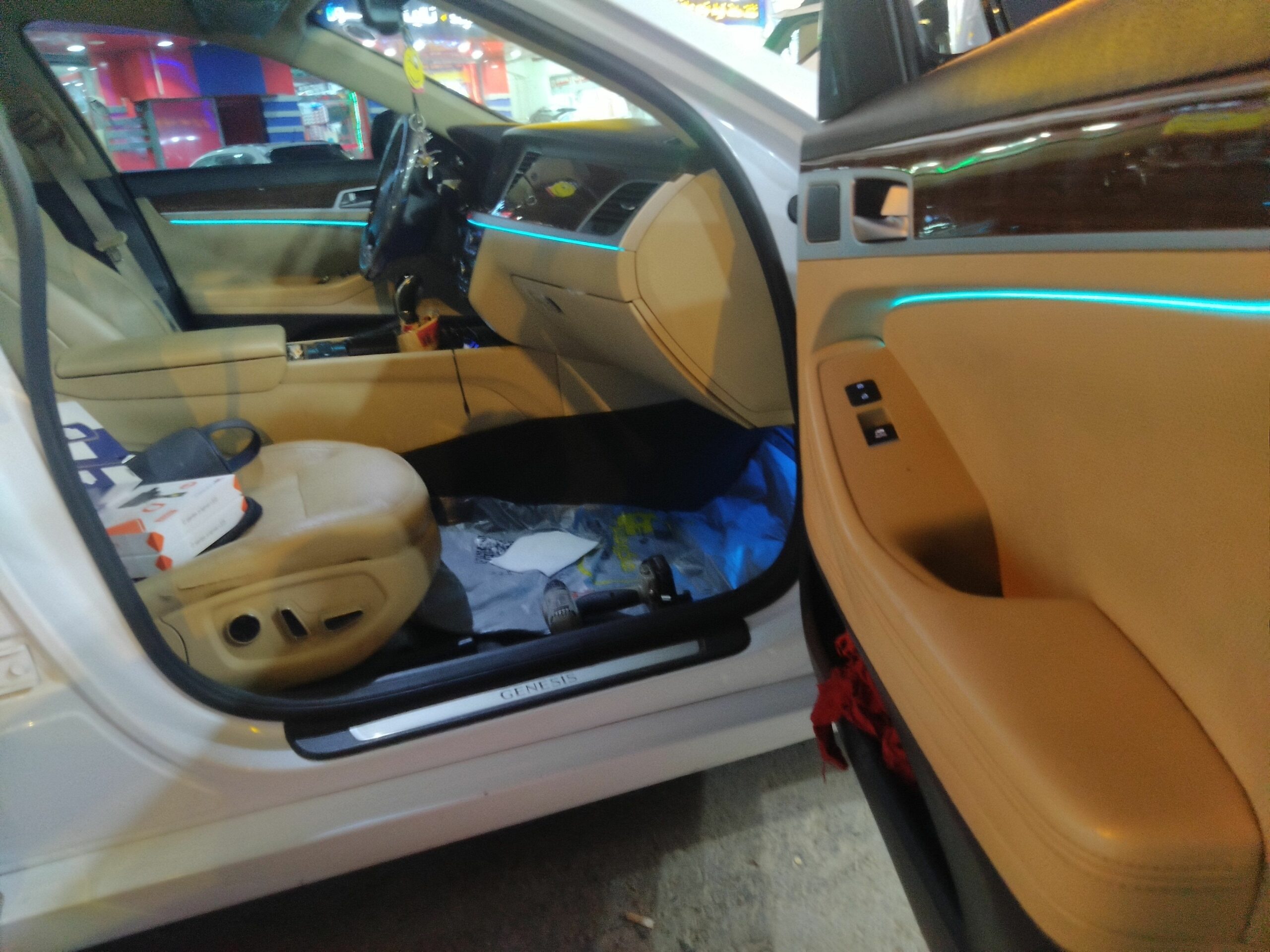 انَوَارَ دِاٌخلُيَُه لُجْمٌيَْع الُسِيَارَاتْ