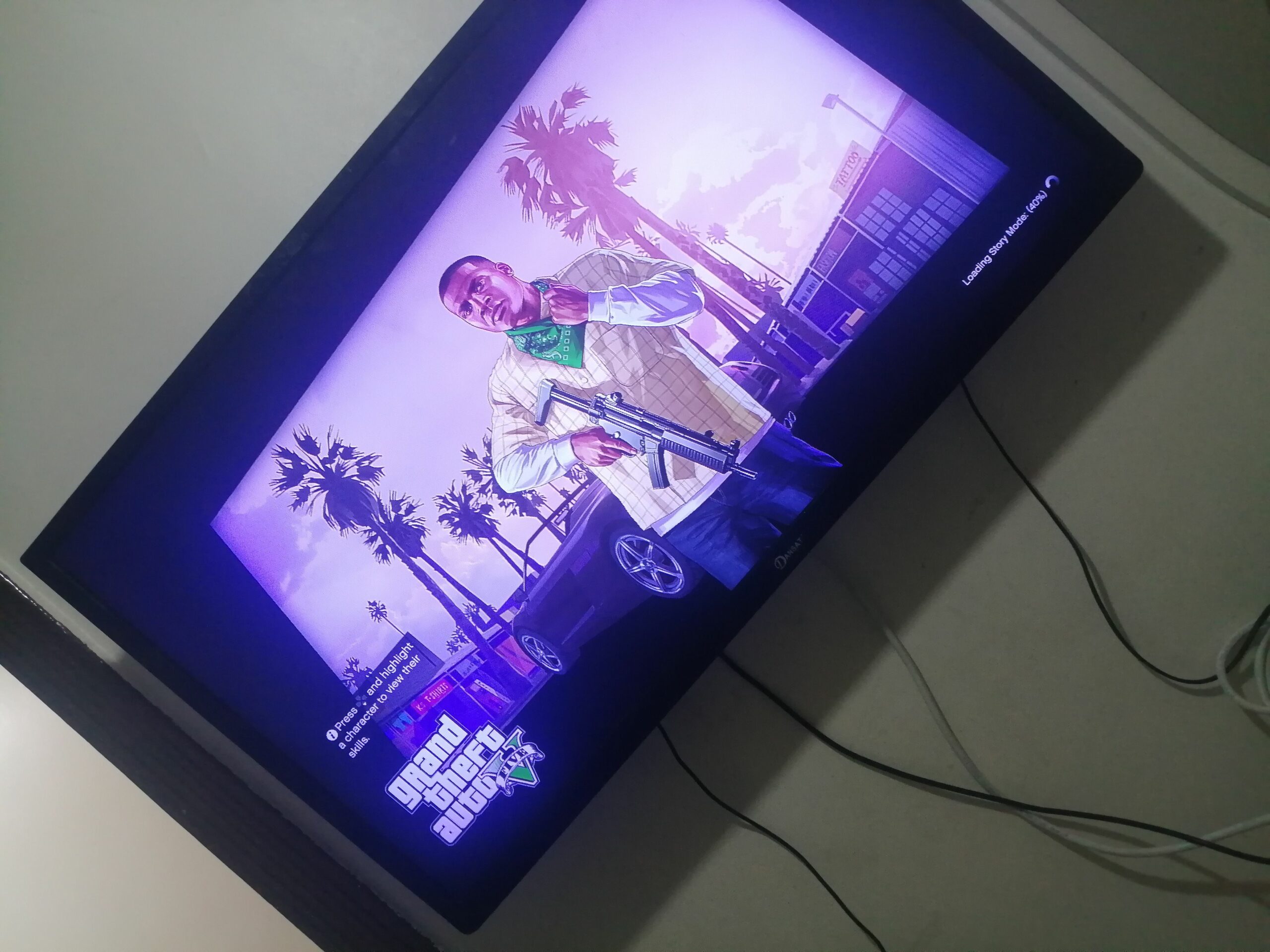 سوني 4 للبيع وتلفزيون بلازماء للبيع