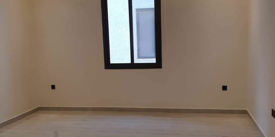 عامل دهانات بالرياض