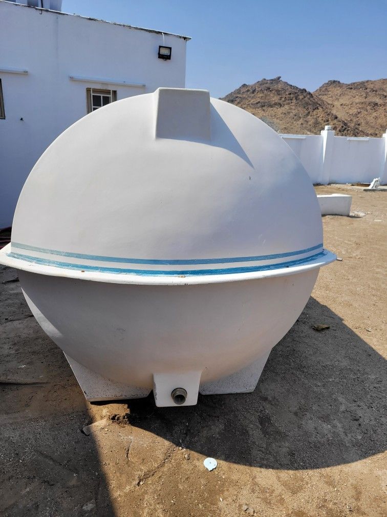 إصلاح ولحام خزانات المياه البلاستيك والفيبر جلاس