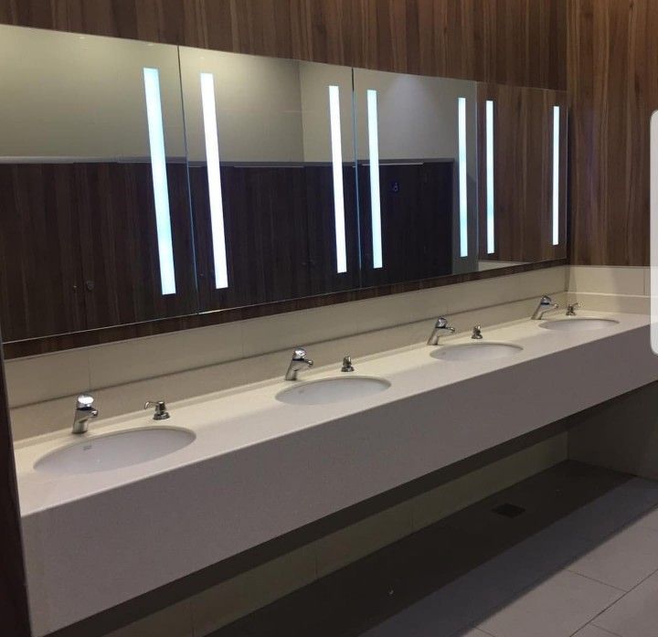 مبلط سيراميك ورخام بالرياض