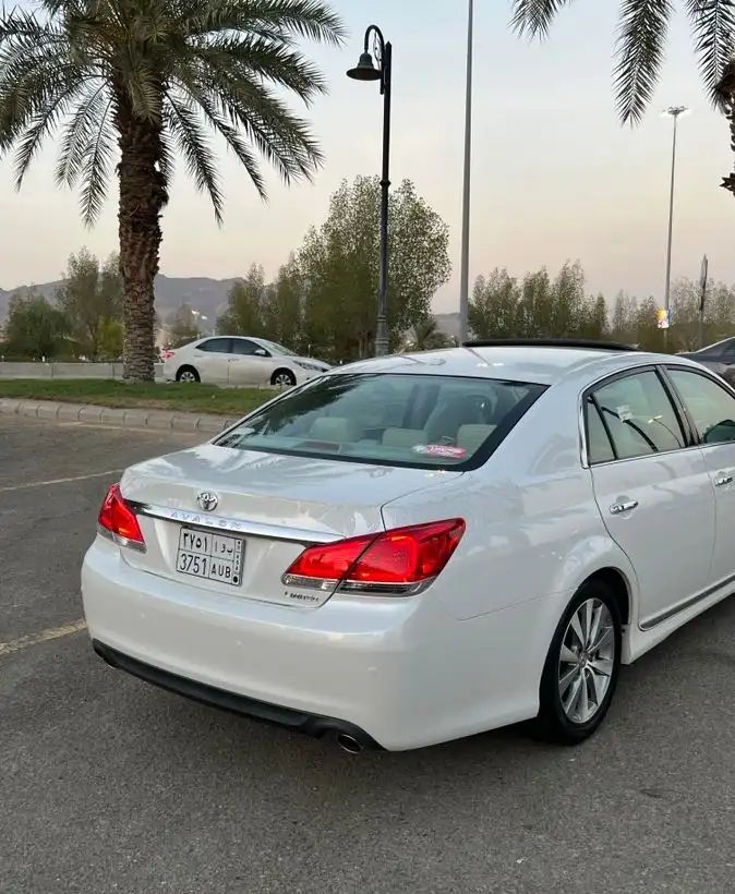 سيارات للبيع