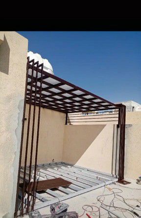 مضلات وسواتر وهناجر