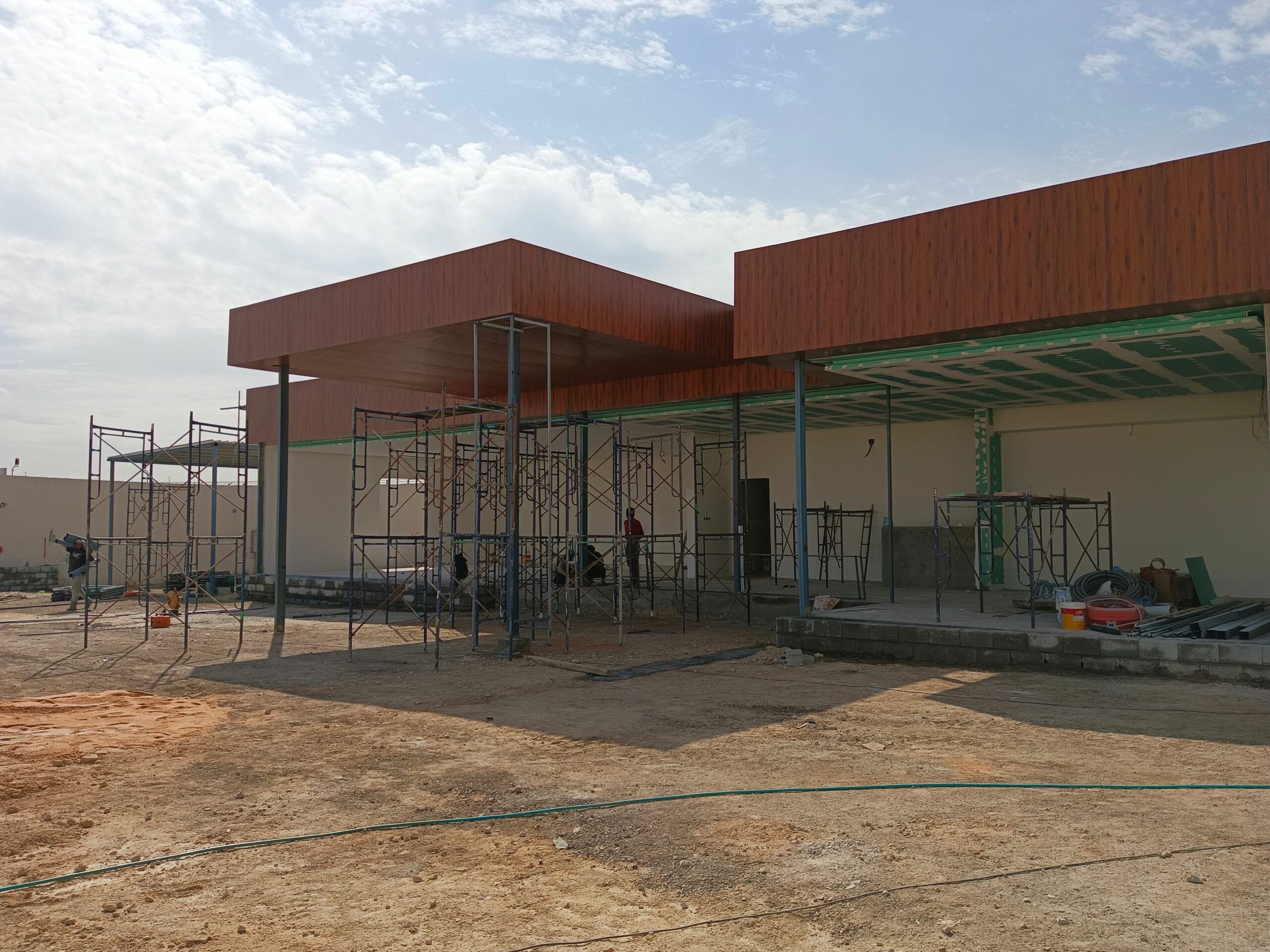 مضلات وسواتر وبرجولات وهناقر ومستودعات وجميع انواع الحداه للتواصل 0509941070