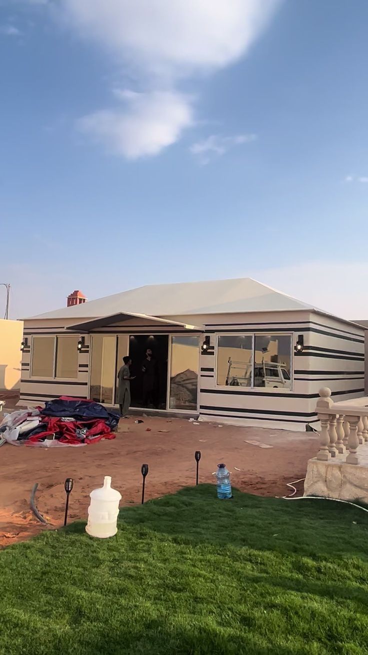 حداد مظلات وسواتر وبيوت الشعر