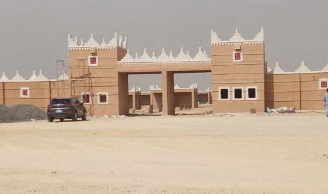 خدمات أعمال وتززين البيوت والمجالس التراثية وترميم