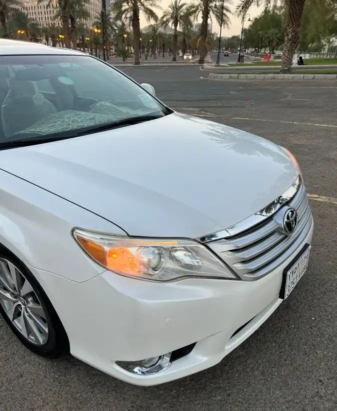 سيارات للبيع