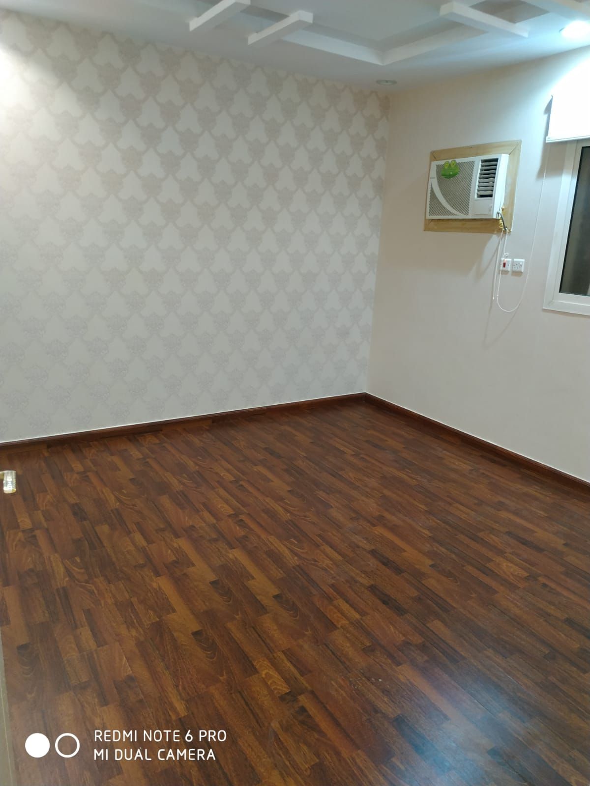 شقة في الرياض حي الملز غرفتين نوم صالة مجلس دورتين مياه مطبخ + راكب مكيفات راكبة إيجار سنوي 22 الف دفعه واحدة 25 دفعتين