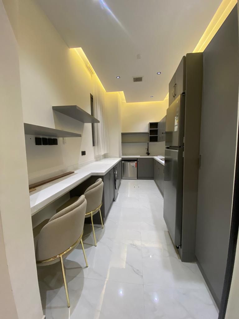 شقه فاخره الرياض حي النرجس المواصفات عدد الغرف ٣ عدد الحمامات ٣ عدد دورات مياه ٣ مكيفات راكب مطبخ راكب الدور الارضي 🔸مميزات الحي -مراكز تسوق – مدارس قريبه – سهوله الوصول لطرق الرئيسية – مطاعم وكافيهات السعر 30 الف سنوي /// توصل وتس 0592241971