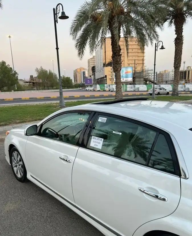 سيارات للبيع