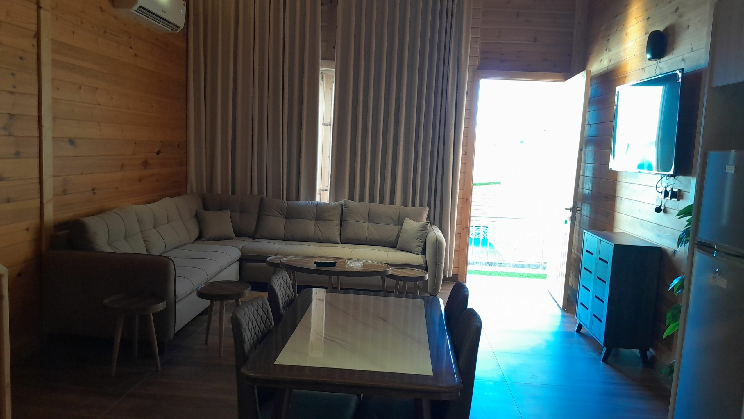 شاليهات واكواخ رويال سكوير الفندقيه