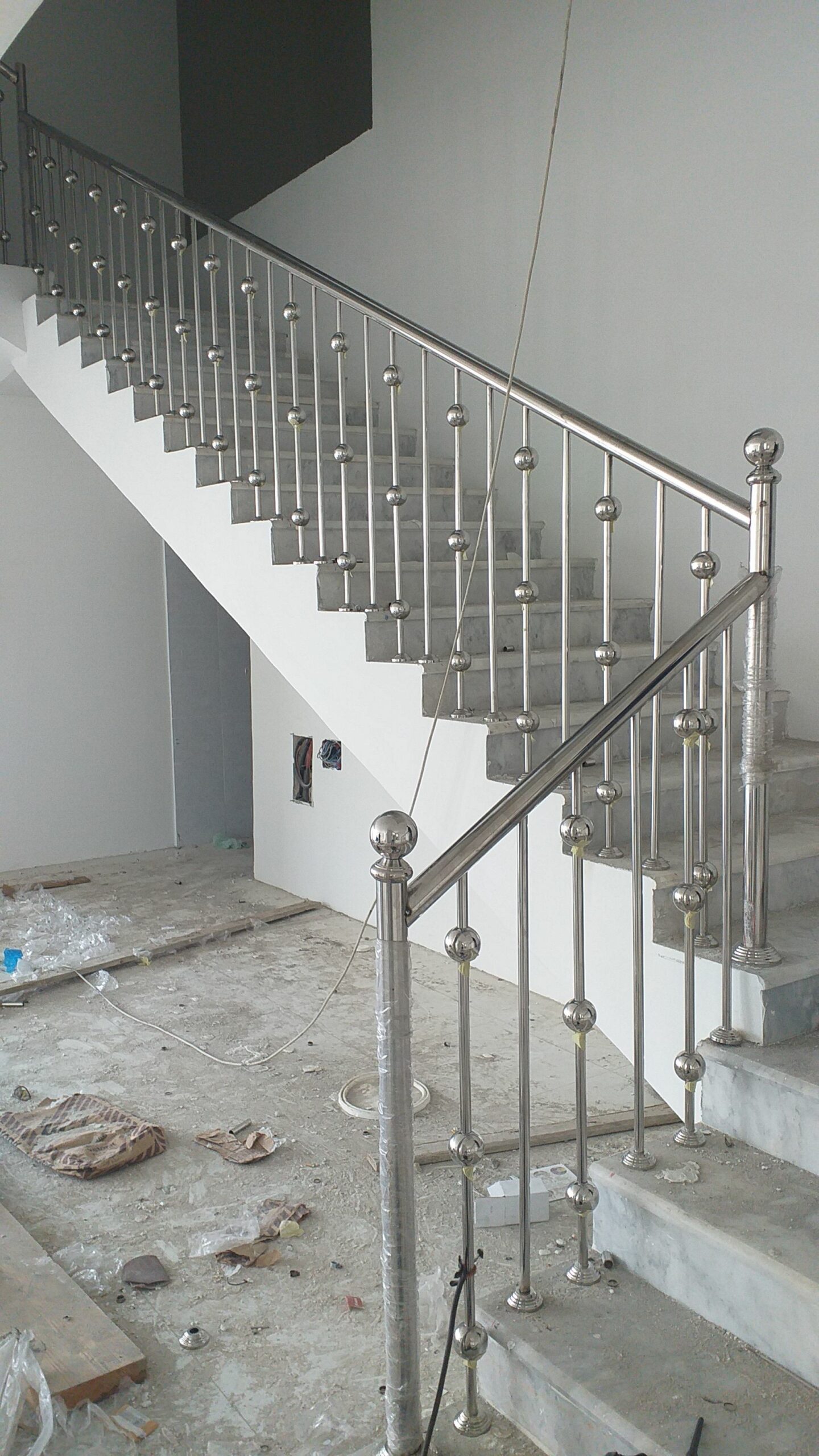 مصنع ابواب حديد وتربزينات واستيل وشبابيك المنيوم و