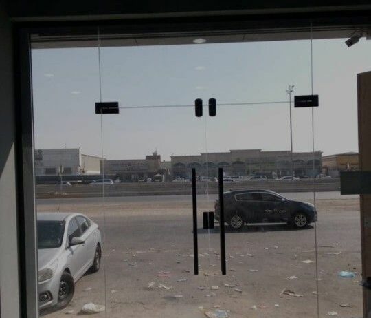 تركيب زجاج سكريت تركيب شاورات زجاج تركيب درابزين زجاج