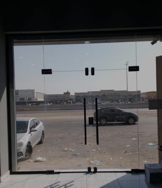 تركيب زجاج سكريت تركيب شاورات زجاج تركيب درابزين زجاج