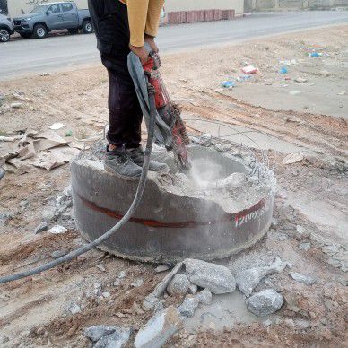 تنظيف وجهات الحجر وتخشين الخرسانة قبل اللياسا بالر